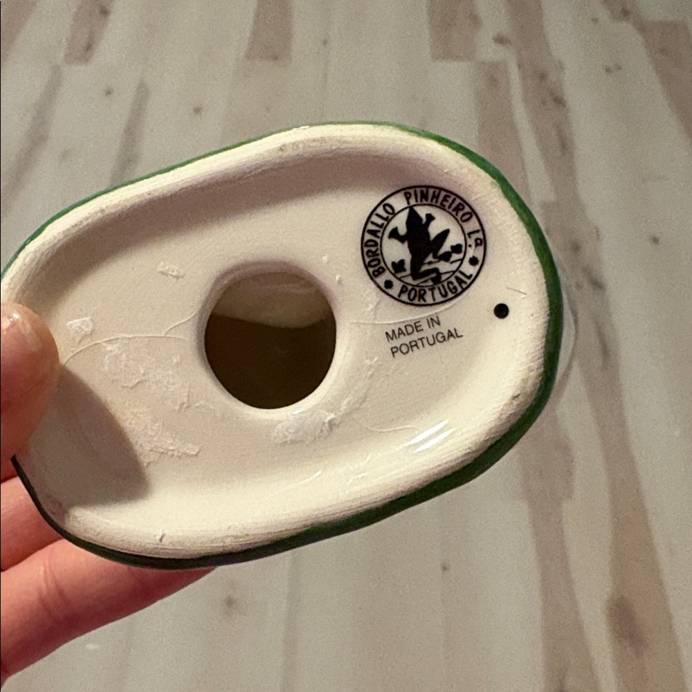 Bordallo Pinheiro Chickie Egg Cup - Picture 2 of 4